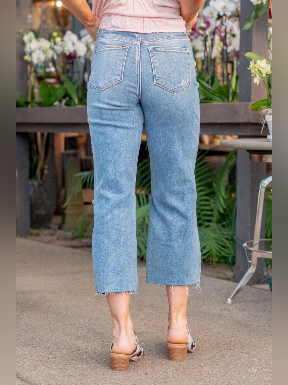 Judy Blue Wide Leg Crop Distressed Jeans, Size 5/27 (US 6) - Picture 2 of 10